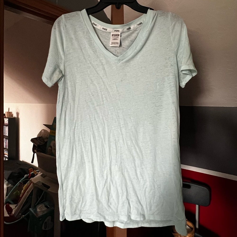 PINK v neck short sleeve tee